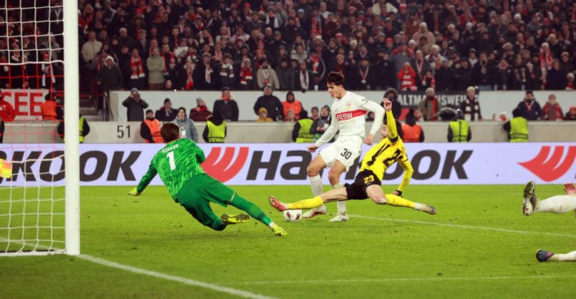 29.01.26 VfB Stuttgart - Young Boys Bern Deutschland, Stuttgart, 29.01.2026, Fussball, UEFA Europa League, Saison 2025 2026, VfB Stuttgart - Young Boys Bern: Chema Andres (VfB Stuttgart); Tor 3:2 Chema.