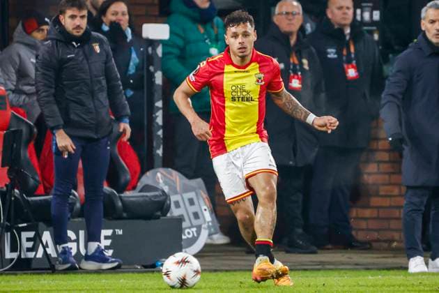 Dean James of Go Ahead Eagles passes the ball Go Ahead Eagles v SC Braga, UEFA Europa League 2025 26 League Phase MD8, Go Ahead Eagles v SC Braga, Stadion De Adelaarshorst, January 29, 2026, Deventer, Netherlands.