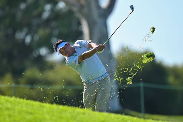 January 29, 2026: S.T. Lee hits from the rough on the 17th hole during the first round of the Farmers Insurance Open on Torrey Pines North Course in San Diego, California. CSM San Diego USA - ZUMAc04_ 20260129_zma_c04_020 Copyright: xJustinxFinex