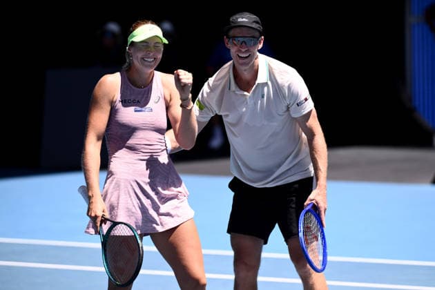 TENNIS AUSTRALIAN OPEN, Olivia Gadecki and John Peers of Australia celebrate their win over Kristina Mladenovic and Manuel Guinard of France in the mixed doubles final on day 13 of the 2026 Australian Open tennis tournament at Melbourne Park in Melbourne, Friday, January 30, 2026. ( NO ARCHIVING MELBOURNE VICTORIA AUSTRALIA  Copyright: xJOELxCARRETTx 20260130126848652585