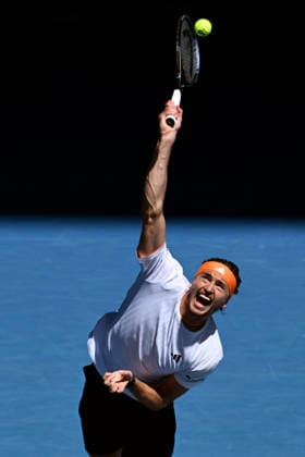 TENNIS AUSTRALIAN OPEN, Alexander Zverev of Germany in action during the men™s semifinal against Carlos Alcaraz of Spain on day 13 of the 2026 Australian Open tennis tournament at Melbourne Park in Melbourne, Friday, January 30, 2026. ( NO ARCHIVING MELBOURNE VICTORIA AUSTRALIA  Copyright: xJOELxCARRETTx 20260130190685835795