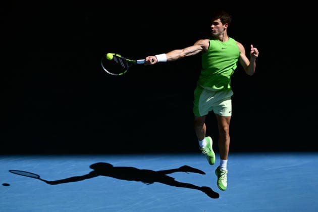 TENNIS AUSTRALIAN OPEN, Carlos Alcaraz of Spain in action during the men™s semifinal against Alexander Zverev of Germany on day 13 of the 2026 Australian Open tennis tournament at Melbourne Park in Melbourne, Friday, January 30, 2026. ( NO ARCHIVING MELBOURNE VICTORIA AUSTRALIA  Copyright: xJOELxCARRETTx 20260130129403925085