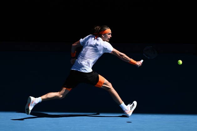 TENNIS AUSTRALIAN OPEN, Alexander Zverev of Germany in action during the men™s semifinal against Carlos Alcaraz of Spain on day 13 of the 2026 Australian Open tennis tournament at Melbourne Park in Melbourne, Friday, January 30, 2026. ( NO ARCHIVING MELBOURNE VICTORIA AUSTRALIA  Copyright: xJOELxCARRETTx 20260130187398694146