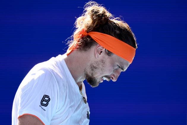 TENNIS AUSTRALIAN OPEN, Alexander Zverev of Germany during the men™s semifinal against Carlos Alcaraz of Spain on day 13 of the 2026 Australian Open tennis tournament at Melbourne Park in Melbourne, Friday, January 30, 2026. ( NO ARCHIVING MELBOURNE VICTORIA AUSTRALIA  Copyright: xJOELxCARRETTx 20260130170985162587