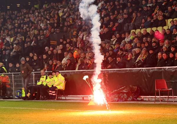 fireworks on the pitch during the match Go Ahead Eagles vs Braga at the De Adelaarshorst for the UEFA Europa League season 2025-2026 in DEVENTER, Netherlands on 29 january 2026 (Photo by Peter Lous EYE4IMAGES) -