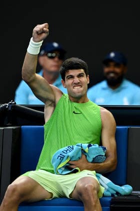 TENNIS AUSTRALIAN OPEN, Carlos Alcaraz of Spain celebrates during the men™s semifinal against Alexander Zverev of Germany on day 13 of the 2026 Australian Open tennis tournament at Melbourne Park in Melbourne, Friday, January 30, 2026. ( NO ARCHIVING MELBOURNE VICTORIA AUSTRALIA  Copyright: xJOELxCARRETTx 20260130114926347160