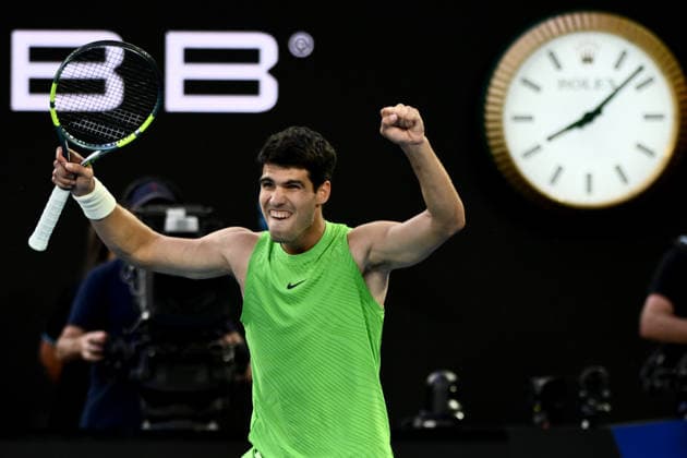 TENNIS AUSTRALIAN OPEN, Carlos Alcaraz of Spain reacts during the men™s semifinal against Alexander Zverev of Germany on day 13 of the 2026 Australian Open tennis tournament at Melbourne Park in Melbourne, Friday, January 30, 2026. ( NO ARCHIVING MELBOURNE VICTORIA AUSTRALIA  Copyright: xJOELxCARRETTx 20260130132149774189
