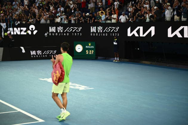TENNIS AUSTRALIAN OPEN, A match time of 5 hours and 27 minutes for Carlos Alcaraz of Spain to defeat Alexander Zverev of Germany in the men™s semifinal on day 13 of the 2026 Australian Open tennis tournament at Melbourne Park in Melbourne, Friday, January 30, 2026. ( NO ARCHIVING MELBOURNE VICTORIA AUSTRALIA  Copyright: xJOELxCARRETTx 20260130177505366908