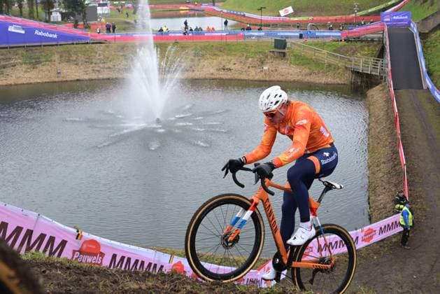 Dutch Mathieu Van Der Poel pictured during a training session on the track of the UCI Cyclocross World Championships, on Friday 30 January 2026, in Hulst, The Netherlands. DAVIDxPINTENS  x159774175x