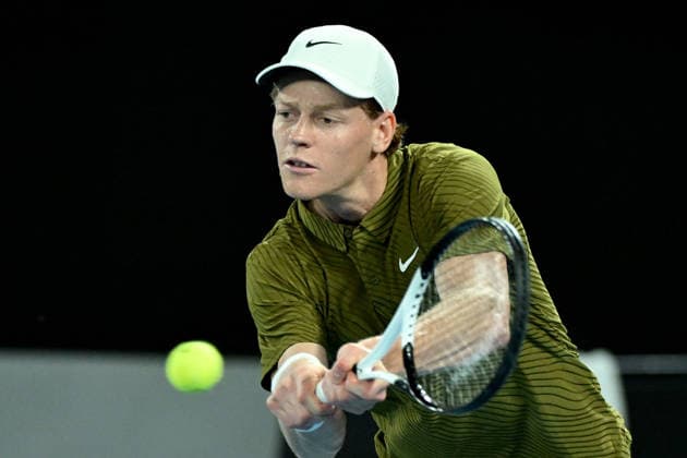 TENNIS AUSTRALIAN OPEN, Jannik Sinner of Italy in action during the men™s semifinal against Novak Djokovic of Serbia on day 13 of the 2026 Australian Open tennis tournament at Melbourne Park in Melbourne, Friday, January 30, 2026. ( NO ARCHIVING MELBOURNE VICTORIA AUSTRALIA  Copyright: xJAMESxROSSx 20260130143201365439