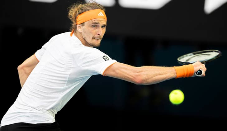 (260130) -- MELBOURNE, Jan. 30, 2026 -- Alexander Zverev hits a return during the men s singles semifinal match between Carlos Alcaraz of Spain and Alexander Zverev of Germany at the Australian Open tennis tournament in Melbourne, Australia, Jan. 30, 2026. (Photo by Xinhua) (SP)AUSTRALIA-MELBOURNE-TENNIS-AUSTRALIAN OPEN-MEN S SINGLES-SEMIFINAL HuxJingchen 