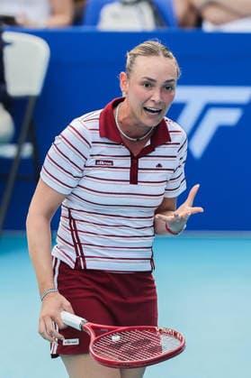 (260130) -- MANILA, Jan. 30, 2026 -- Donna Vekic of Croatia reacts during the women s singles semifinal match between Donna Vekic of Croatia and Tatiana Prozorova of Russia at the WTA, Tennis Damen Philippine Women s Open in Manila, the Philippines, Jan. 30, 2026. ) (SP)PHILIPPINES-MANILA-TENNIS-WTA PHILIPPINE WOMEN S OPEN-SINGLES ROUELLExUMALI 