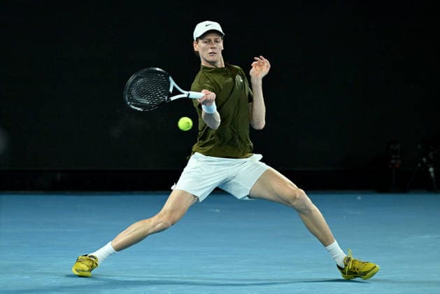 TENNIS AUSTRALIAN OPEN, Jannik Sinner of Italy in action during the men™s semifinal against Novak Djokovic of Serbia on day 13 of the 2026 Australian Open tennis tournament at Melbourne Park in Melbourne, Friday, January 30, 2026. ( NO ARCHIVING MELBOURNE VICTORIA AUSTRALIA  Copyright: xJAMESxROSSx 20260130165294004429