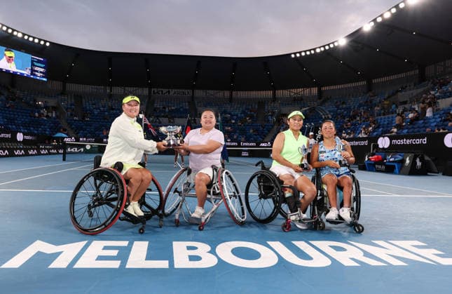 (260130) -- MELBOURNE, Jan. 30, 2026 -- Wang Ziying (2nd L) Li Xiaohui (1st L) and Zhu Zhenzhen (2nd R) Kamiji Yui pose with their trophies after the women s wheelchair doubles final between Wang Ziying Li Xiaohui (China) and Zhu Zhenzhen (China) Kamiji Yui (Japan) at the Australian Open tennis tournament in Melbourne, Australia, Jan. 30, 2026. ) (SP)AUSTRALIA-MELBOURNE-TENNIS-AUSTRALIAN OPEN-WOMEN S WHEELCHAIR DOUBLES-FINAL MaxPing 