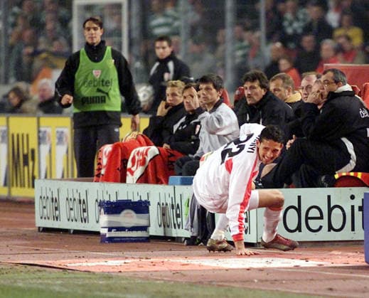 27.02.03 VfB Stuttgart - Celtic Glasgow Deutschland, Stuttgart, 27.02.2003, Fussball, UEFA Pokal, Saison 2002 2003, VfB Stuttgart - Celtic Glasgow (3:2): Kevin Kuranyi (VfB Stuttgart).