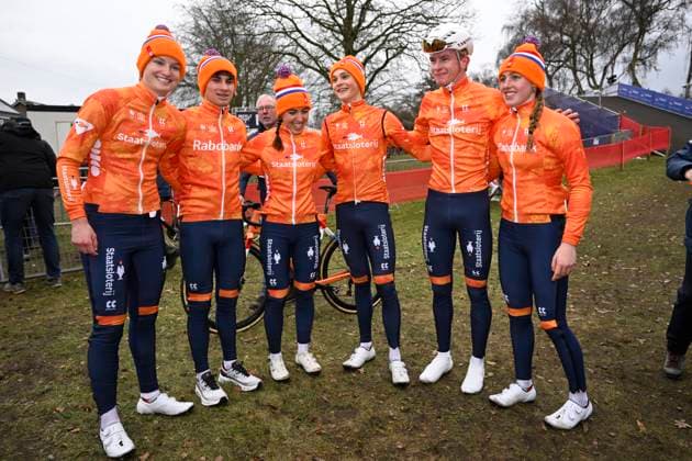UCI World Championships 2026 Hulst HULST, THE NETHERLANDS - JANUARY 30 : Team Netherlands wins ; Van Den Eijnden Guus (Ned), Heeren Delano, Versluis Isis (Ned), Bentveld Leonie, Van Anrooij Shirin (Ned), Del Grosso Tibor (NED) during the 2026 UCI Cyclo-Cross World Championships for Team Relay on January 30, 2026 in Hulst, The Netherlands, 30 01 2026 Hulst The Netherlands  Copyright: xNicoxVereeckenx