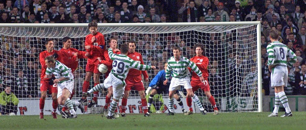 20.02.03 Celtic Glasgow - VfB Stuttgart Schottland, Glasgow, 20.02.2003, Fussball, UEFA Pokal, Saison 2002 2003, Celtic Glasgow - VfB Stuttgart (3:1): v.l. Kevin Kuranyi, Fernando Meira, Zvonimir Soldo, Alexander Hleb, Silvio Meißner, Ioannis Amanatidis (alle VfB Stuttgart).