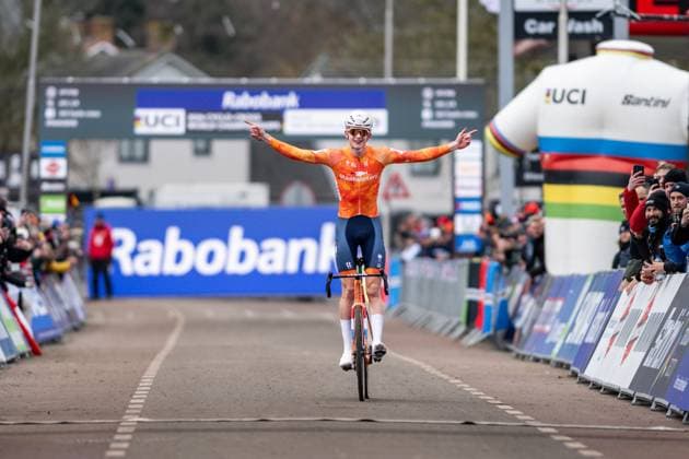 Dutch Tibor Del Grosso celebrates as he crosses the finish line to win the Team Relay race at the UCI Cyclocross World Championships, on Friday 30 January 2026, in Hulst, The Netherlands. DAVIDxPINTENS  x159817126x