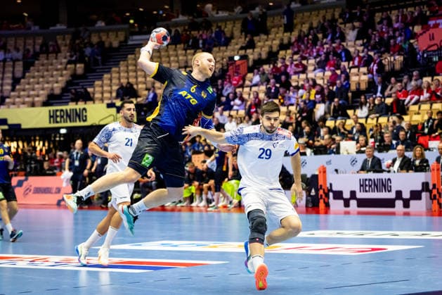 HERNING, DENMARK - JANUARY 30: Felix Möller (Sweden, 06) against Jose Ferreira (Portugal, 29) during the EHF EURO 2026 Placement match 5 6 between Portugal vs Sweden at Jyske Bank Boxen Arena on January 30, 2026 in Herning, Denmark. Midtjylland Denmark Copyright: xMarioxM.xKobergx
