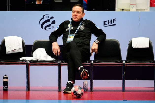 Herning: Handball EM 2026 - Halbfinale - Deutschland - Kroatien Trainer Alfred Gislason (Deutschland) Herning Jyske Bank Boxen Daenemark