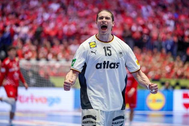 30.01.2026, Handball, Men s EHF EURO 2026, Deutschland - Kroatien, Jyske Bank Boxen in Herning, Dänemark, Semi Finals: Juri Knorr (Germany 15) jubelnd Dänemark