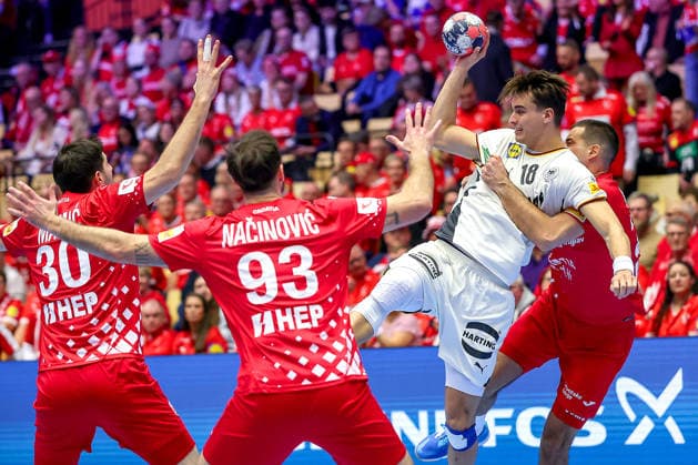 30.01.2026, Handball, Men s EHF EURO 2026, Deutschland - Kroatien, Jyske Bank Boxen in Herning, Dänemark, Semi Finals: Julian Köster (Germany 18) im Zweikampf gegen Marko Mamic (Croatia 30) Veron Nacinovic (Croatia 93) Mateo Maras (Croatia 20) Dänemark