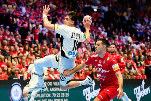 Herning: Handball EM 2026 - Halbfinale - Deutschland - Kroatien Julian Köster Koester (Deutschland), Mateo Maras (Kroatien) Herning Jyske Bank Boxen Daenemark