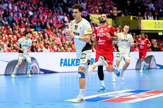 Herning: Handball EM 2026 - Halbfinale - Deutschland - Kroatien Julian Köster Koester (Deutschland) Herning Jyske Bank Boxen Daenemark