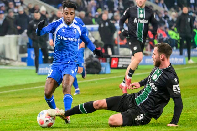 In the picture, from left: Lubambo Musonda (1. FC Magdeburg) vs Boris¯Tomiak¯(Hannover¯96), Action, duels, fighting for the ball, GER, Magdeburg, 1.FC Magdeburg vs Hannover 96, 2. Bundesliga, soccer, DFB, 2025 2026 season, AVNET Arena, match day, DFB DFL REGULATIONS PROHIBIT ANY USE OF PHOTOGRAPHS AS IMAGE SEQUENCES AND OR QUASI-VIDEO, 30.01.2026,