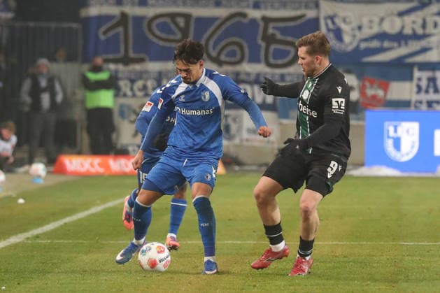 30.01.2026, xgox, Fussball 2. Bundesliga, 1. FC Magdeburg - Hannover 96 emspor, v.l. Laurin Ulrich (Magdeburg, 8), Benjamin Källman (Hannover, 9) (DFL DFB REGULATIONS PROHIBIT ANY USE OF PHOTOGRAPHS as IMAGE SEQUENCES and or QUASI-VIDEO) Magdeburg