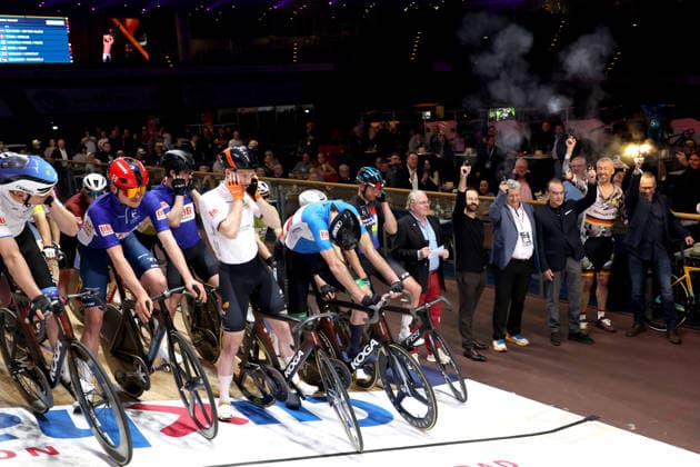 DEU, Sixdays-Berlin, 30.01.2026, Velodrom, Berlin, DEU, Sixdays-Berlin, im Bild Startschuss , Fahrerfeld