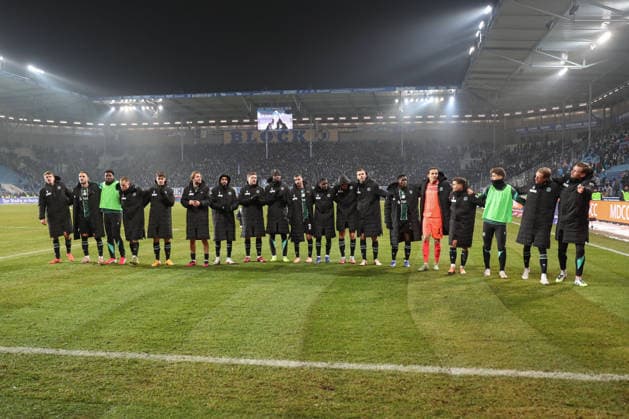 30.01.2026, xgox, Fussball 2. Bundesliga, 1. FC Magdeburg - Hannover 96 emspor, v.l. Hannover Jubel ueber den Sieg, Jubel nach Spielende (DFL DFB REGULATIONS PROHIBIT ANY USE OF PHOTOGRAPHS as IMAGE SEQUENCES and or QUASI-VIDEO) Magdeburg