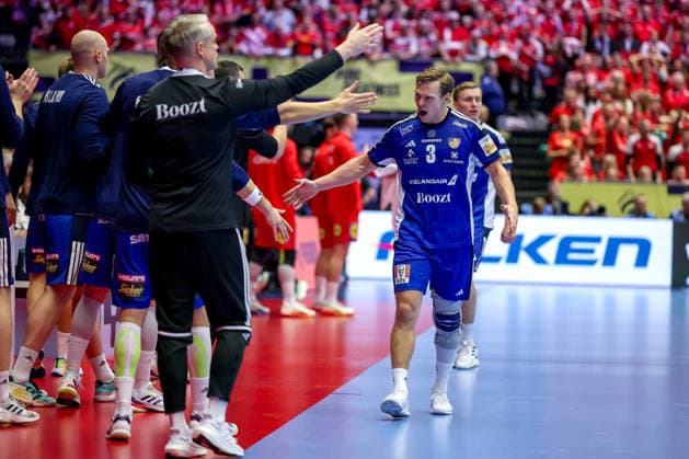 30.01.2026, Handball, Men s EHF EURO 2026, Dänemark - Island, Jyske Bank Boxen in Herning, Dänemark, Semi Finals: Janus Dadi Smarason (Iceland 03)) jubelnd Dänemark