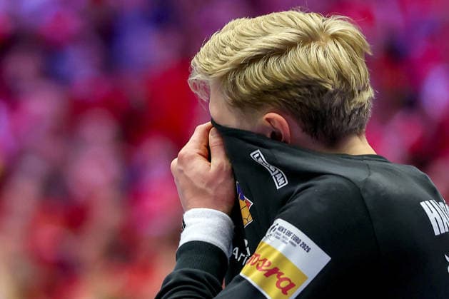 30.01.2026, Handball, Men s EHF EURO 2026, Dänemark - Island, Jyske Bank Boxen in Herning, Dänemark, Semi Finals: Viktor Hallgrimsson (Iceland 16) enttäuscht Enttäuschung Dänemark
