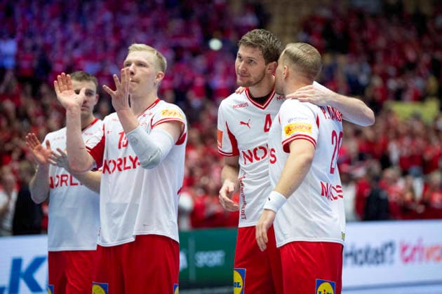 EHF Euro 2026: Denmark - Iceland Denmark s Johan Hansen, Magnus Landin, Magnus Saugstrup, and Thomas Arnoldsen celebrate the victory with the fans after the EHF Euro 2026 semifinal match between Denmark and Iceland at Jyske Bank Boxen in Herning, Friday, January 30, 2026. (Photo: Bo Amstrup Ritzau Scanpix) , Herning Denmark Mors Copyright: BoxAmrstrupx xRitzauxScanpix BoxAmstrupx spdk20260130-222521-L