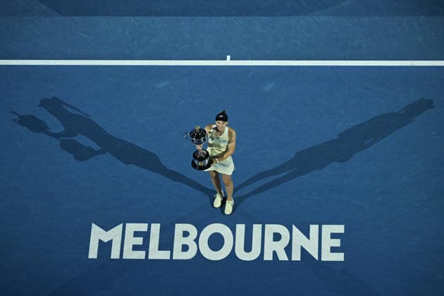 TENNIS AUSTRALIAN OPEN, Elena Rybakina of Kazakhstan poses for photographs with the Daphne Akhurst Memorial Cup after winning the women™s singles final against Aryna Sabalenka of Belarus on day 14 of the 2026 Australian Open tennis tournament at Melbourne Park in Melbourne, Saturday, January 31, 2026. ( NO ARCHIVING MELBOURNE VICTORIA AUSTRALIA  Copyright: xJAMESxROSSx 20260131139059914628