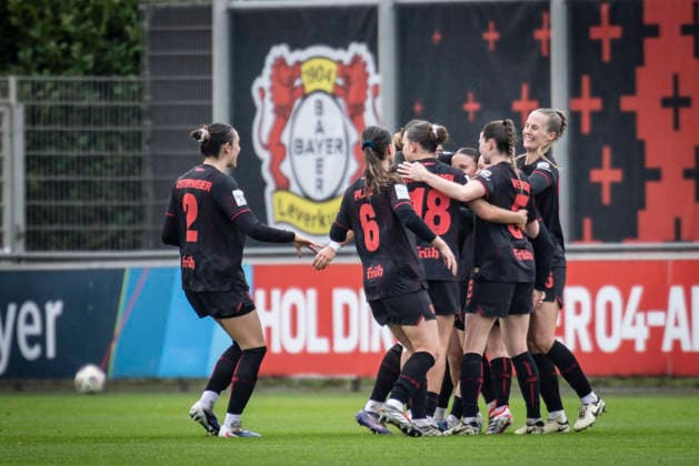 Frauen Fußball-Bundesliga; Bayer 04 Leverkusen - 1. FC Nürnberg, 31.01.2026 Torjubel: Vanessa Fudalla (Bayer 04 Leverkusen, 21) trifft zum 1:0; Bayer 04 Leverkusen - 1. FC Nürnberg an Spieltag 16 der Google Pixel Frauen-Bundesliga am 31.01.2026 im Ulrich-Haberland-Stadion in Leverkusen (Nordrhein-Westfalen). DFL REGULATIONS PROHIBIT ANY USE OF PHOTOGRAPHS AS IMAGE SEQUENCES AND OR QUASI-VIDEO. Copyright: xBEAUTIFULxSPORTS AxelxKohringx