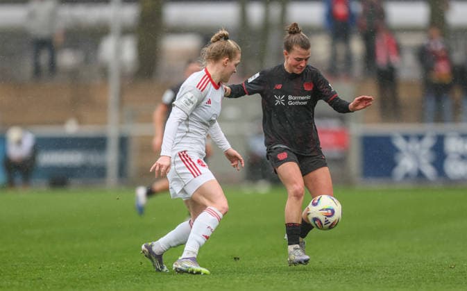 GER, Leverkusen, Bayer Leverkusen vs 1. FC Nürnberg, Google Pixel Frauen Bundesliga, Fussball, DFB, Spielzeit 2025 2026, Ulrich-Haberland-Stadion, 16. Spieltag im Bild v.l.: Franziska Mai (1. FC Nürnberg Frauen 18), Kristin Kögel (Bayer Leverkusen 11), Zweikampf DFB DFL REGULATIONS PROHIBIT ANY USE OF PHOTOGRAPHS AS IMAGE SEQUENCES AND OR QUASI-VIDEO, 31.01.2026 Copyright: HMBxMedia HendrikxHamelau