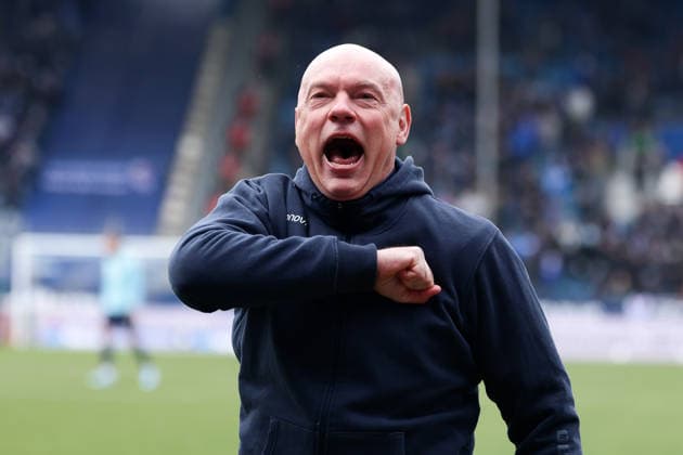 Bochum, Germany, 31.01.26, Cheftrainer Uwe Roesler (VfL Bochum) gestikuliert, während des Spiels der 2. Bundesliga zwischen VfL 1848 Bochum - FC Schalke 04 im Vonovia Ruhrstadion in Bochum. (Photo by Joachim Bywaletz) DFB DFL REGULATIONS PROHIBIT ANY USE OF PHOTOGRAPHS AS IMAGE SEQUENCES AND OR QUASI-VIDEO.