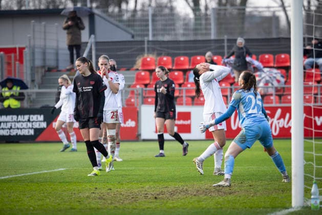 Frauen Fußball-Bundesliga; Bayer 04 Leverkusen - 1. FC Nürnberg, 31.01.2026 +n5+ trifft zum 2:0 ins eigene Tor und ärgert sich; Bayer 04 Leverkusen - 1. FC Nürnberg an Spieltag 16 der Google Pixel Frauen-Bundesliga am 31.01.2026 im Ulrich-Haberland-Stadion in Leverkusen (Nordrhein-Westfalen). DFL REGULATIONS PROHIBIT ANY USE OF PHOTOGRAPHS AS IMAGE SEQUENCES AND OR QUASI-VIDEO. Copyright: xBEAUTIFULxSPORTS AxelxKohringx