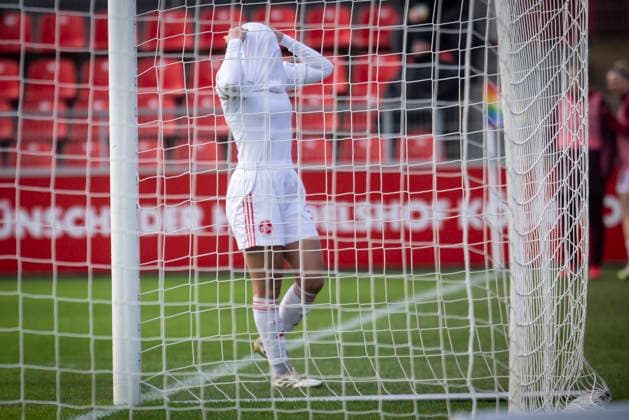 Frauen Fußball-Bundesliga; Bayer 04 Leverkusen - 1. FC Nürnberg, 31.01.2026 +n5+ trifft zum 2:0 ins eigene Tor und ärgert sich; Bayer 04 Leverkusen - 1. FC Nürnberg an Spieltag 16 der Google Pixel Frauen-Bundesliga am 31.01.2026 im Ulrich-Haberland-Stadion in Leverkusen (Nordrhein-Westfalen). DFL REGULATIONS PROHIBIT ANY USE OF PHOTOGRAPHS AS IMAGE SEQUENCES AND OR QUASI-VIDEO. Copyright: xBEAUTIFULxSPORTS AxelxKohringx