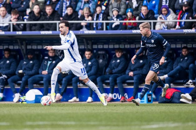 2. Fussball Bundesliga, VfL Bochum - FC Schalke 04; 31.01.2026 Kenan Karaman (Schalke 04, 19) am Ball, Leandro Morgalla (VfL Bochum, 39) 2. Fussball Bundesliga, VfL Bochum - FC Schalke 04, Bochum, VONONVIA Ruhrstadion, 31.01.2026 DFL REGULATIONS PROHIBIT ANY USE OF PHOTOGRAPHS AS IMAGE SEQUENCES AND OR QUASI-VIDEO.