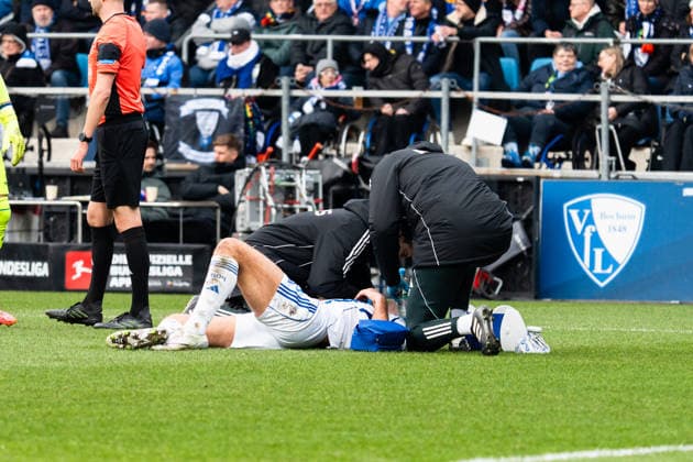 Deutschland: 2. Bundesliga 2025 26 VfL Bochum vs. FC Schalke 04 20. Spieltag Samstag, 31.01.2026 Vonovia Ruhrstadion (Nordrhein-Westfalen, Deutschland) Nikola Katic (Schalke 04, 25) am Boden