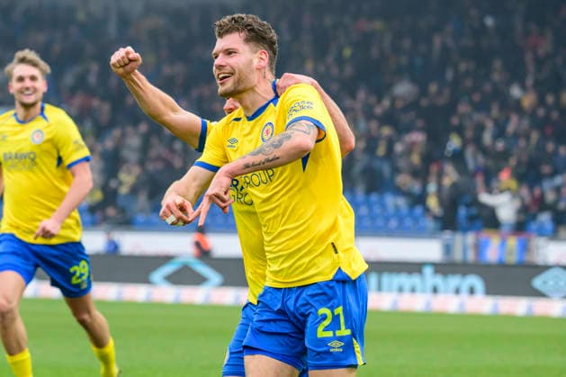 In the picture, from left: Kevin Ehlers (BTSV, 21), goal, 1:0, celebreting the goal, joy, jubilation, cheering, GER, Braunschweig, Eintracht Braunschweig gegen Karlsruher SC, 2. Bundesliga, soccer, DFB, 2025 2026 season, Eintracht Stadion, match day, DFB DFL REGULATIONS PROHIBIT ANY USE OF PHOTOGRAPHS AS IMAGE SEQUENCES AND OR QUASI-VIDEO, 31.01.2026,