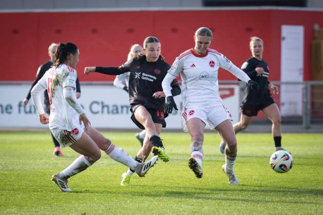 Frauen Fußball-Bundesliga; Bayer 04 Leverkusen - 1. FC Nürnberg, 31.01.2026 Loreen Bender (Bayer 04 Leverkusen, 19) trifft zum 3:0; Bayer 04 Leverkusen - 1. FC Nürnberg an Spieltag 16 der Google Pixel Frauen-Bundesliga am 31.01.2026 im Ulrich-Haberland-Stadion in Leverkusen (Nordrhein-Westfalen). DFL REGULATIONS PROHIBIT ANY USE OF PHOTOGRAPHS AS IMAGE SEQUENCES AND OR QUASI-VIDEO. Copyright: xBEAUTIFULxSPORTS AxelxKohringx