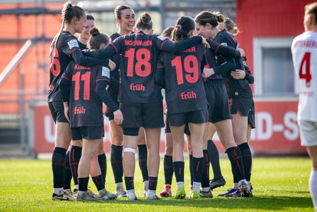 Frauen Fußball-Bundesliga; Bayer 04 Leverkusen - 1. FC Nürnberg, 31.01.2026 Torjubel nach dem 4:0 durch Vanessa Fudalla (Bayer 04 Leverkusen, 21); Bayer 04 Leverkusen - 1. FC Nürnberg an Spieltag 16 der Google Pixel Frauen-Bundesliga am 31.01.2026 im Ulrich-Haberland-Stadion in Leverkusen (Nordrhein-Westfalen). DFL REGULATIONS PROHIBIT ANY USE OF PHOTOGRAPHS AS IMAGE SEQUENCES AND OR QUASI-VIDEO. Copyright: xBEAUTIFULxSPORTS AxelxKohringx