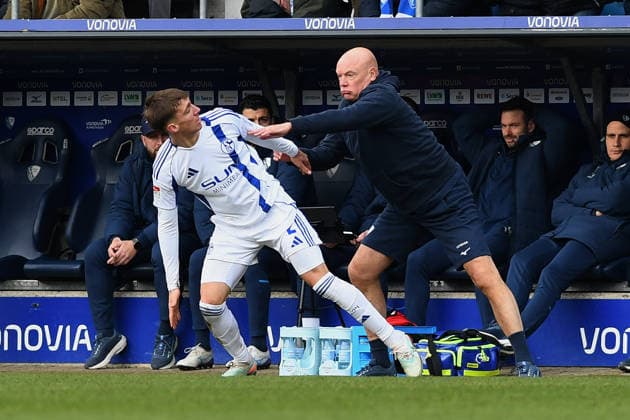 Felipe Sanchez (FC Schalke 04) und Trainer Uwe Rösler (VfL Bochum) gestikuliert, gestik waehrend des Spiels der 2. Bundesliga zwischen VfL Bochum und FC Schalke 04, Vonovia Ruhrstadion am 31. January 2026 in Bochum, Deutschland. (Foto von Ralf Treese DeFodi Images) +++ Felipe Sanchez (FC Schalke 04) und Trainer Uwe Rösler (VfL Bochum) gestures during the 2. Bundesliga match between VfL Bochum and FC Schalke 04 at Vonovia Ruhrstadion on January 31, 2026 in Bochum, Germany. (Photo by Ralf Treese DeFodi Images) (Photo by Ralf Treese DeFodi Images) -