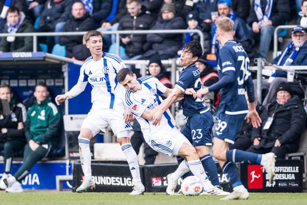 2. Fussball Bundesliga, VfL Bochum - FC Schalke 04; 31.01.2026 Zweikampf Felipe Sanchez (FC Schalke 04, 2), Koji Miyoshi (VfL Bochum, 23) - Zusammenprall 2. Fussball Bundesliga, VfL Bochum - FC Schalke 04, Bochum, VONONVIA Ruhrstadion, 31.01.2026 DFL REGULATIONS PROHIBIT ANY USE OF PHOTOGRAPHS AS IMAGE SEQUENCES AND OR QUASI-VIDEO.