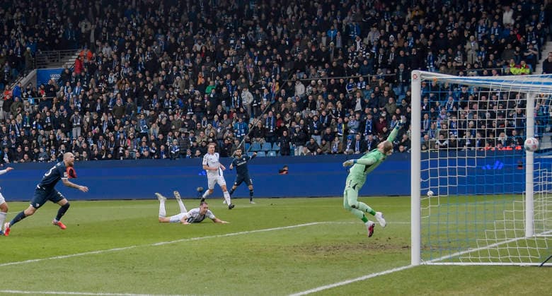 Philipp Hofmann (Bochum 33) erzielt das Tor zum 2:0 31.01.2026 Fussball VfL Bochum vs FC Schalke 04, Vonovia Ruhrstadion, Bochum, DFB DFL REGULATIONS PROHIBIT ANY USE OF PHOTOGRAPHS AS IMAGE SEQUENCES AND OR QUASI-VIDEO