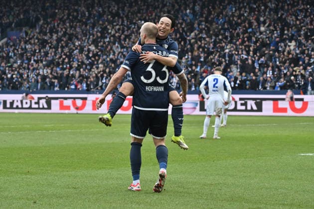 Jubel 2:0 Philipp Hofmann (VfL Bochum), Koji Miyoshi (VfL Bochum), v.li. 31.01.2026, Fussball 2. Bundesliga, Saison 2025 2026, 20. Spieltag, VfL Bochum - FC Schalke 04 DFL regulations prohibit any use of photographs as image sequences and or quasi-video Bochum Vonovia Ruhrstadion Nordrhein Westfalen Deutschland